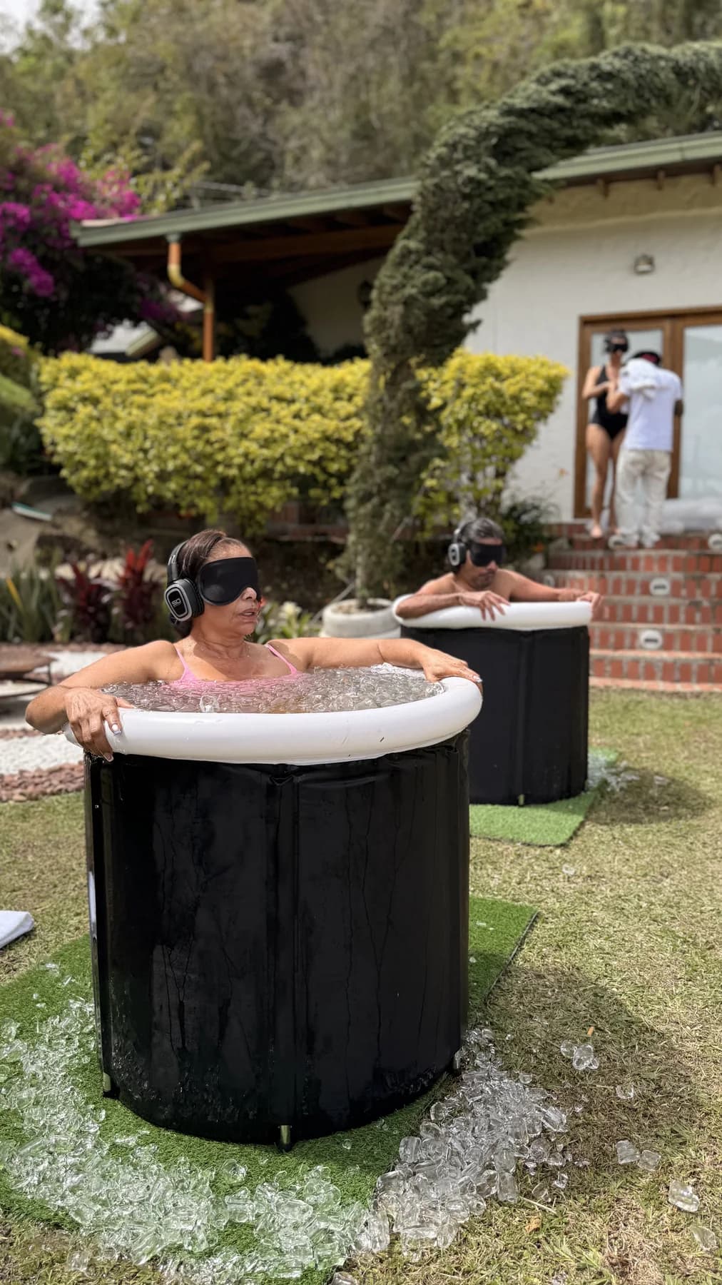 Participantes durante una experiencia de inmersión en Casa KAMAEL